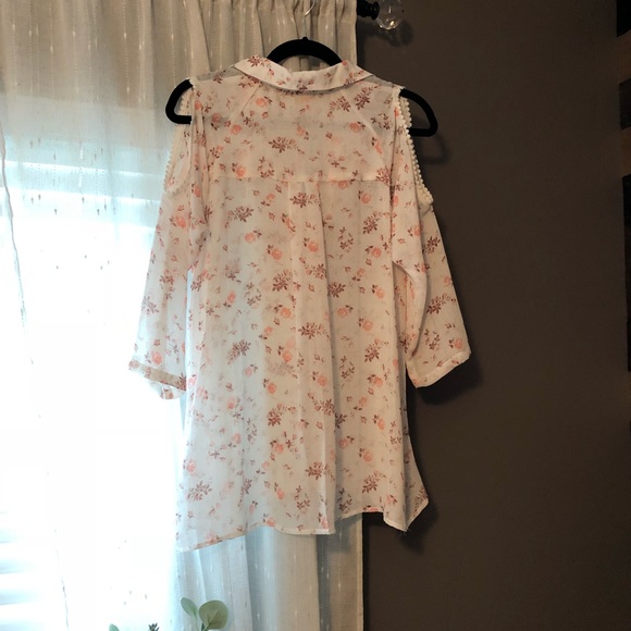 H.I.P Cold Shoulder floral sheer top - Picture 2 of 4